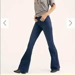 Free People Penny Pull-On Stretch Flare Jeans in Dark Wash‎ Size 29